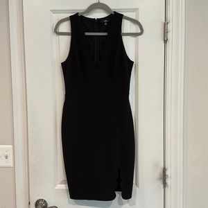 Lulu’s Black Scalloped V-neck Bodycon Dress Size M / Worn Once